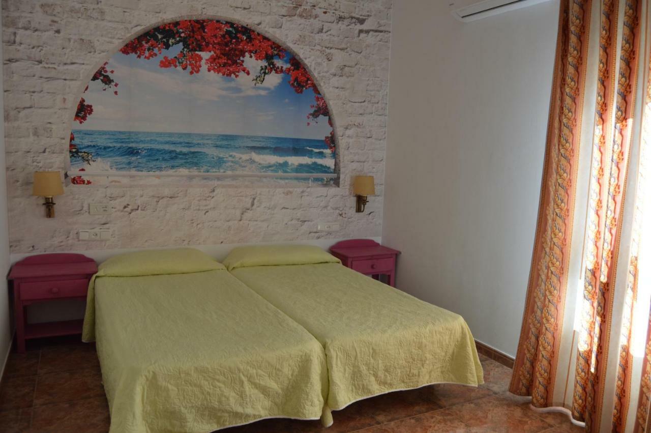 Hotel Poniente Moraleda De Zafayona Εξωτερικό φωτογραφία